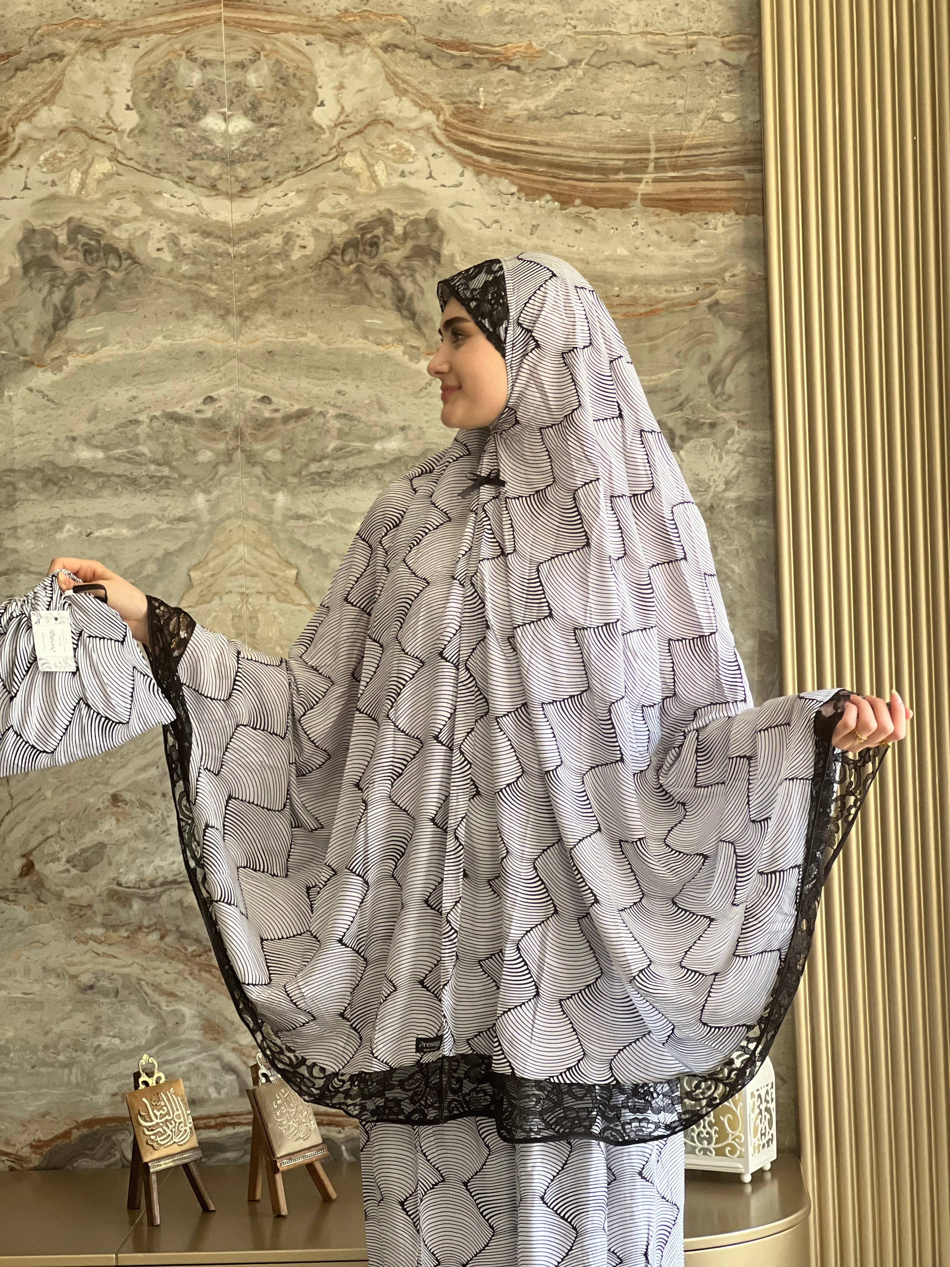 Diamond pattern prayerset