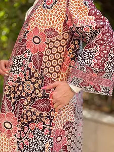 باقة في كفتان أحمر